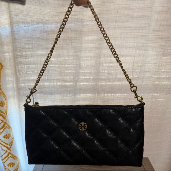Tory Burch Handbags - Tory Burch Black Diamond Quilted Willa Zip Shoulder Bag